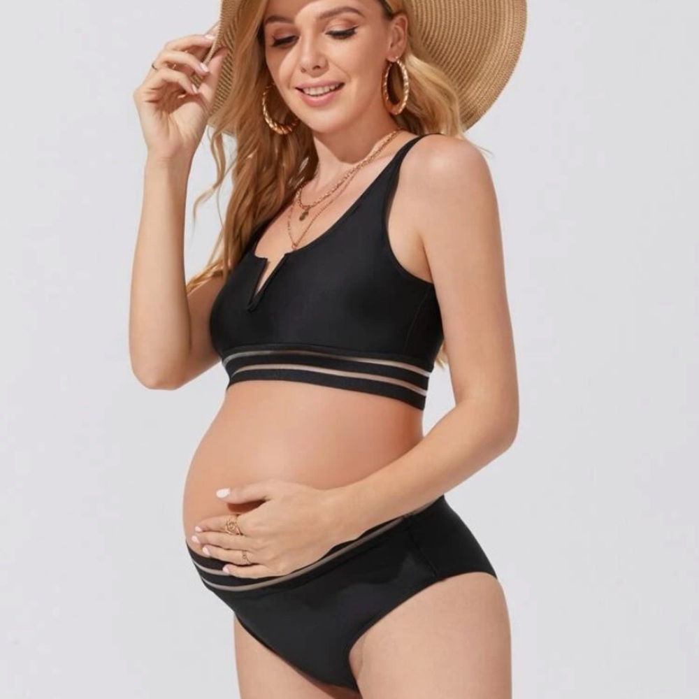 Maternity suit